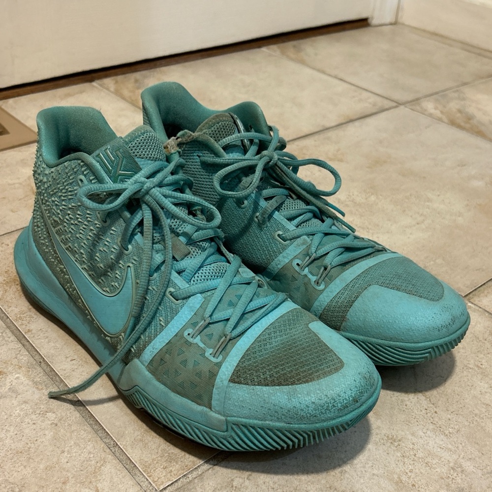 NIKE kyrie 3 ep “tiffany”
